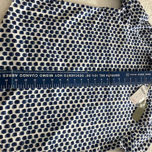 Chico’s No-Iron Blouse Sz 1 (8) “Blue Grotto” style - Picture 6 of 7